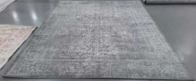 SILVER / IVORY 9'-0" x 12'-0" Flaw in Rug, Reduced Price 1172789389 EVK256S-9 - Image 1 of 4