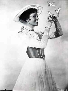 JULIE ANDREWS - MARY POPPINS - 1964 -18,4x X 24 cm - R.STEVENSON - Foto 1 di 1