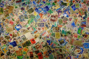 JAPAN MIXED STAMPS off paper mixture/kiloware 3 oz.(84 grams)B3 - Picture 1 of 1