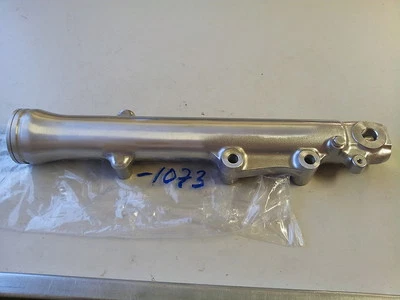 Tubo de horquilla inferior Kawasaki KZ440 Z 440 LTD A D 82-83 R.H. 44006-1073 NUEVO DE STOCK Foto 1 de 2