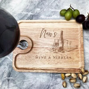 Nan's Wine & Nibbles Regalo Personalizado Portavino Mordiscos Snack Para servir Bandeja - Imagen 1 de 2