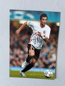 RAUL ALBIOL Spanien Weltmeister 2010 Europameister signed Foto 20x29 Autogramm - Picture 1 of 1
