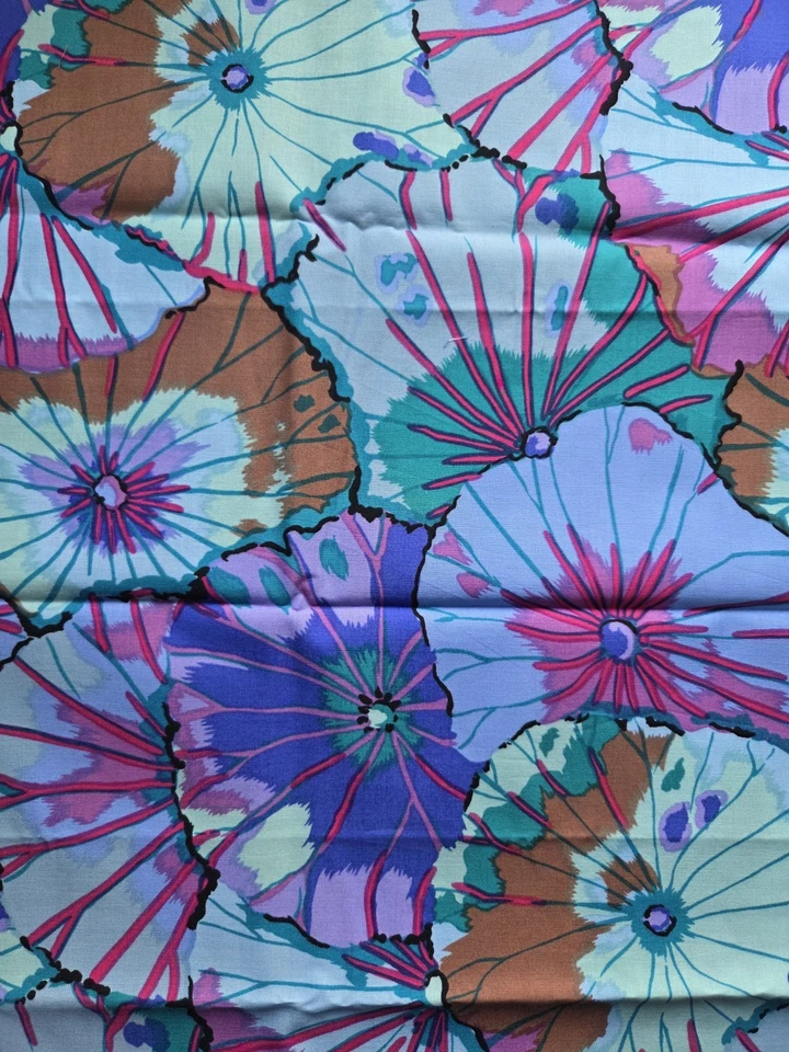 Kaffe Fassett Rowan Westminster 莲花叶织物蓝色原版 15 x 44 — 第 1/4 张图片