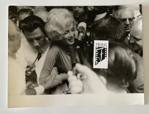 MARILYN MONROE 1961 Leaving Polyclinic Hospital published in Paris-Match RARE+++ - Picture 1 of 6