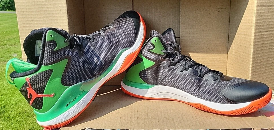 Nike Jordan Super.Fly 3 BG Basketball Mens US 12 Black Green 684933-030 - Изображение 1 из 4