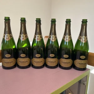 Ferrari Perlè Brut Riserva 75cl - 6 Bottiglie Vuote - Foto 1 di 5