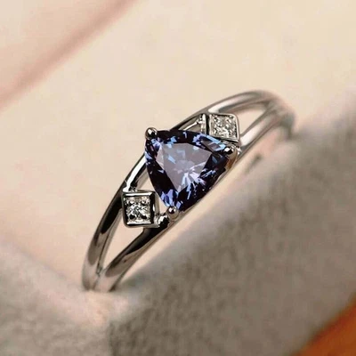 2.25 Ct Trillion Cut Alexandrite & Diamond Engagement Ring 14K White Gold Finish - Imagem 1 de 3