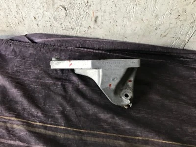 SOPORTE MONTAJE LADO CONDUCTOR IZQUIERDO MOTOR MERCEDES BENZ E550 CLS550 TRACCIÓN TRASERA W211 W219  Foto 1 de 4