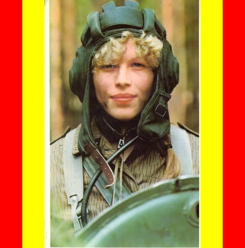 NVA Panzerhaube Panzer NVA Stahlhelm DDR Ostalgie NVA Helm NVA Schirmmütze DDR  - Bild 1 von 1