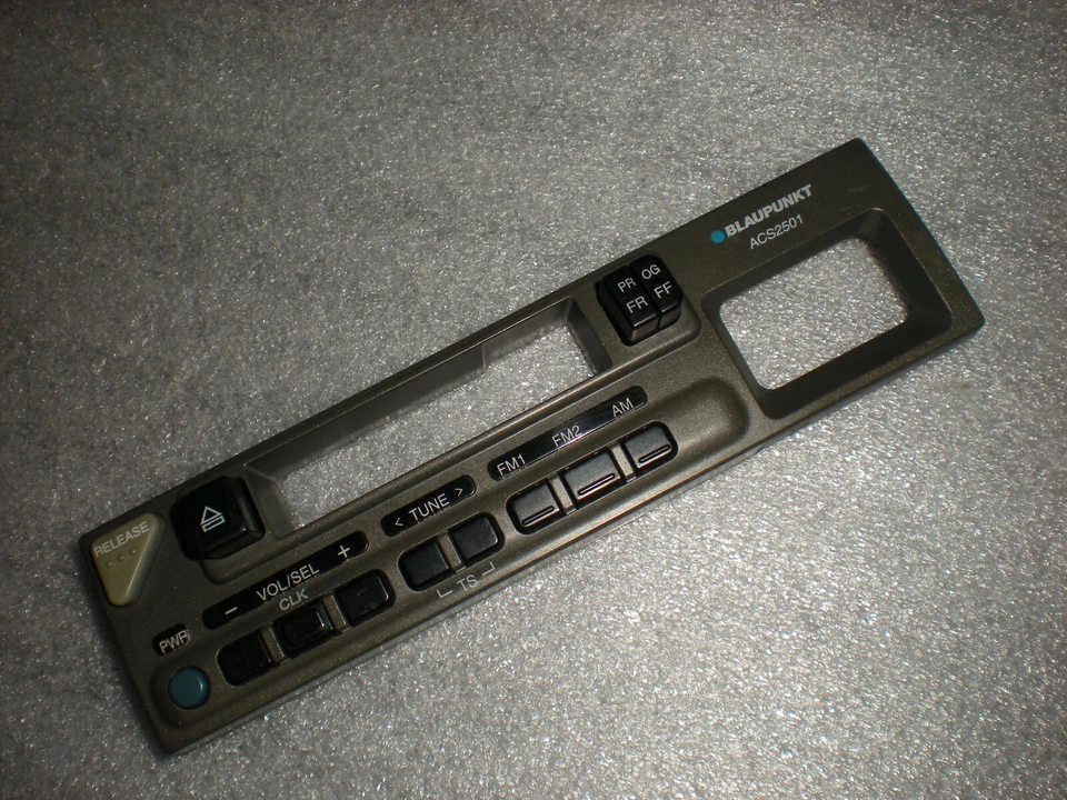 原始设备制造商原装 Blaupunkt ACS2501 汽车立体声磁带接收器 仅面板 — 第 1/4 张图片