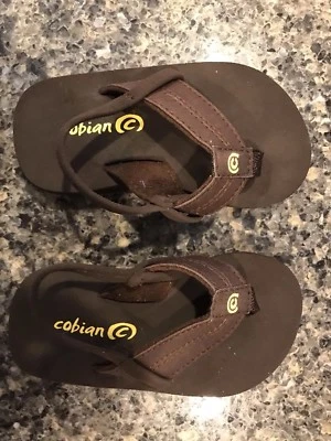 Chanclas marrón cobian para niños pequeños talla 5 correa trasera sintética elástica Foto 1 de 3