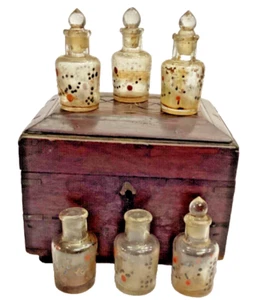 Vntg Perfume Small Gold Gilt Bottles W/Wooden Hand Made Brass Work Mirror Box - Picture 1 of 17