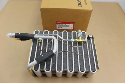 OEM Evaporator Core w/ Expansion Valve for 1990-93 Honda Accord Thread Fittings - Image 1 of 4