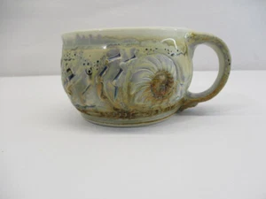 Tazza caffè firmata in gres smaltato bianco blu conchiglie mare ceramica studio fatta a mano - Foto 1 di 14