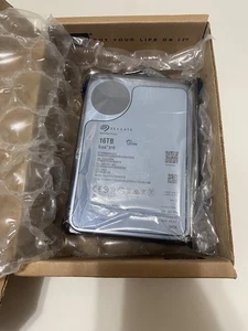 Seagate Exos X16 7200RPM, 3.5", SATA III, 256MB 16TB ST16000NM001G Recertified - Picture 1 of 3