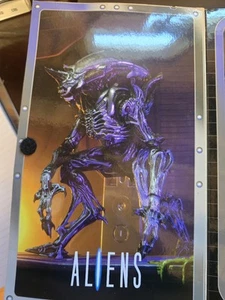 Modellino NECA Ultimate 7" Alien Movie Rhino Alien nuovo con scatola danneggiato - Foto 1 di 4