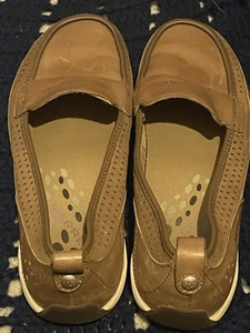 Merrell Tan performance footwear  Women’s size 7.5 - Picture 1 of 6