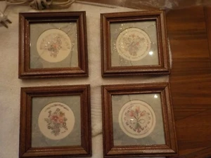 LOT OF 4 WALL DECORATIVE PICTURES - Picture 1 of 9