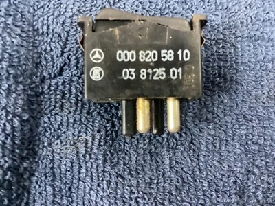 Interruptor de luz domo mercedes-benz w201 190e 190d Foto 1 de 3