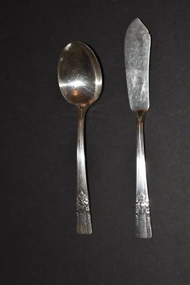 Wm. A. Rogers ARTISTIC circa 1940 Silver Plate Sugar Spoon & Butter Knife - Image 1 of 3