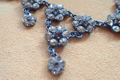 Kette verstellbar Halskette NEU Collier braun beigeBlüten Blumen elegant Strass  - Bild 1 von 4