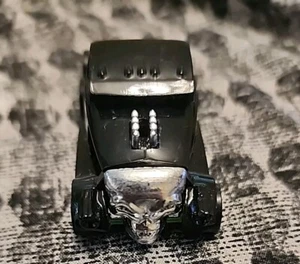 Mattel Bone Blazer Hot Wheels Calavera Negro Verde Llamas Diecast Camión de Juguete - Imagen 1 de 5