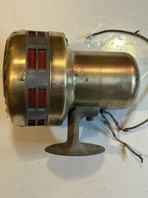Модель сирены Federal из латуни тип E 6 В работает отлично - Изображение 1 из 4