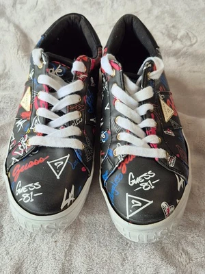 GUESS Mujer 81 Love Negro Tenis Zapatos Graffiti Pintura Arte Talla 8.5 Foto 1 de 4