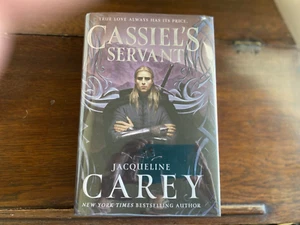 Kushiel's Legacy: CASSIEL'S SERVANT, Jacqueline Carey, SIGNED 1st/1st 2023 HCDJ - Foto 1 di 4