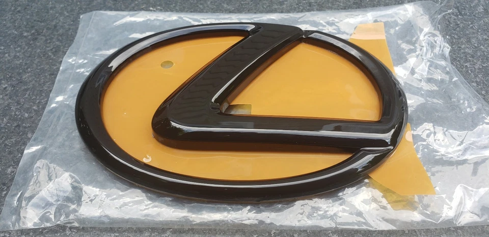 SE ADAPTA A EMBLEMA TRASERO LEXUS LX570 CON PASADORES ALINEADOS NEGRO PERLA 2008 A 2021 Foto 1 de 1