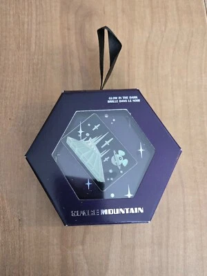 Prendedor 2021 Disney Parks Space Mountain Brilla en la Oscuridad en Caja Adorno, NUEVO Foto 1 de 3