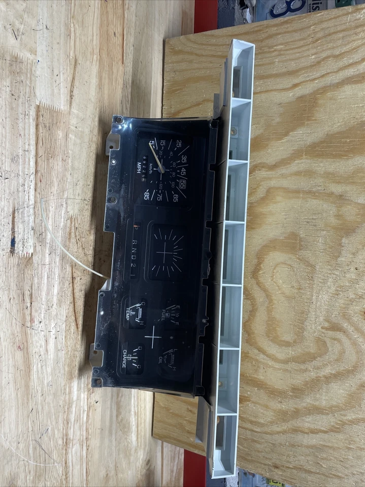 1980 1981 1982 1983 1984 1985 1986 Ford F150 F250 Speedometer Gauge Cluster OEM - Image 1 of 4