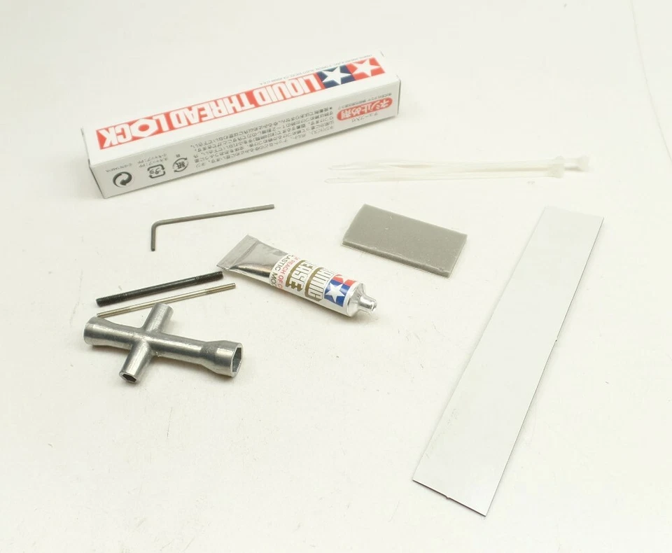 Tamiya 1:14 Volvo FH12 Globetrotter 420 9405953 Werkzeugbeutel TL4® - Bild 1 von 1