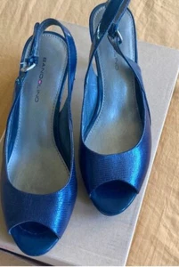 Bandolino Heels Sz 8.5 Navy Sling Backs Croco Embossed - Picture 1 of 5