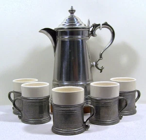 Wilton RWP Armetale Zinn Flagon Kaffeekanne mit Deckel + 5 Tassen Keramiktasse Vintage - Bild 1 von 17