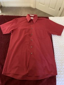 Van Heusen Men's Short Sleeve Shirt Red 15 NWOT - Picture 1 of 2