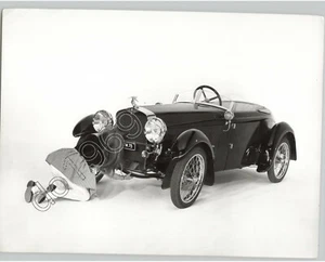 Girl In Dress Looks Under HISPANO-SUIZA Classic Car AUTOMOBILE 1930s Press Photo - Picture 1 of 2