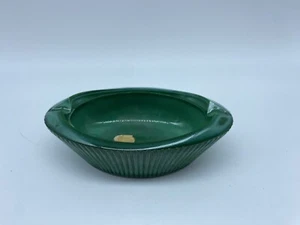 Posacenere vetro cristallo malachite Bohemia anni 30. Dimensioni 12x7 cm. - Foto 1 di 5