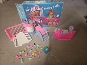 Vintage Wee Little Miss Beauty Salon Incomplete Doll Accessories - Picture 1 of 7