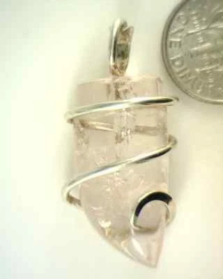 Cabujón de piedras preciosas de kuncita rosa de 16,03 quilates en plata de ley arte alambre colgante envolvente Foto 1 de 4