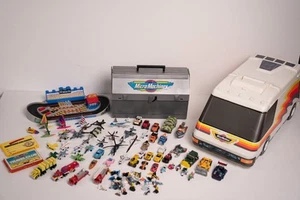 Micro Machines + Veicoli LGTI • Super Van City + Cassetta Attrezzi + Piste Rollin - Foto 1 di 24