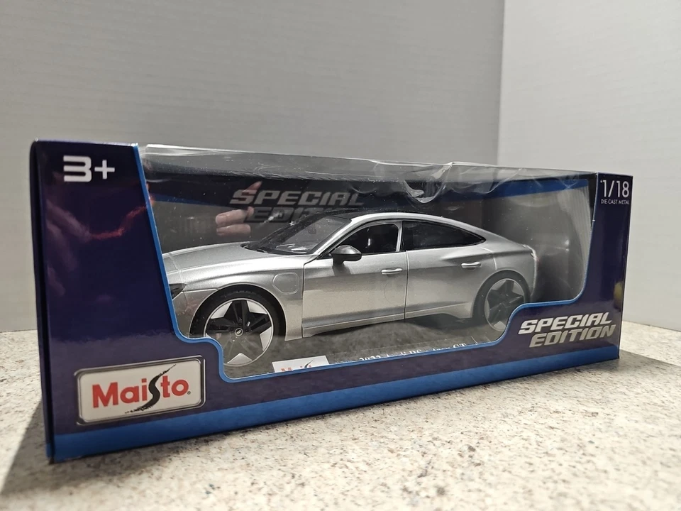 Coche fundido a presión escala 1:18 Maisto edición especial 2022 Audi RS e-tron GT Foto 1 de 4