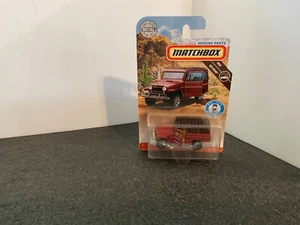 MATCHBOX MOVING PARTS ‘62 JEEP WILLS WAGON OFF-ROAD (BURGUNDY) - Picture 1 of 2