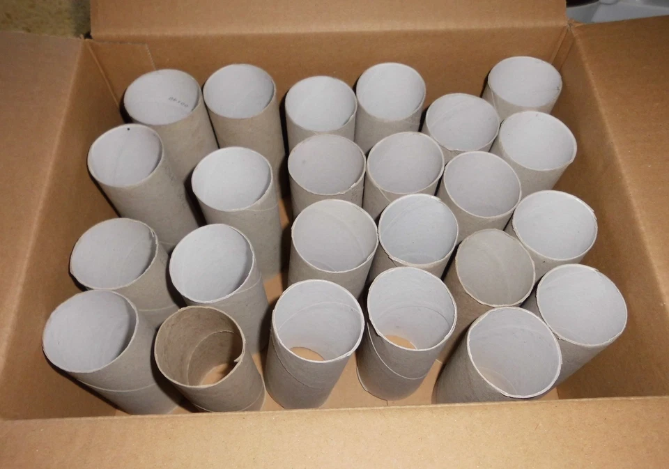 Papprollen 30 zum Basteln Weihnachtskalender oder für Rennmäuse 10 cm lang - Bild 1 von 1