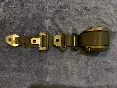 Retractor de cinturón de seguridad trasero izquierdo clásico Saab 900 Turbo Hatchback 1984-1989 Foto 1 de 2