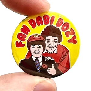 Fan Dabi Dozy The Krankies Inspired 38mm Button Pin Badge - Picture 1 of 1