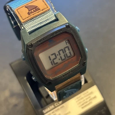 S39 Shark Freestyle 夜视复古数字手表 38 毫米全新电池 * * — 第 1/4 张图片