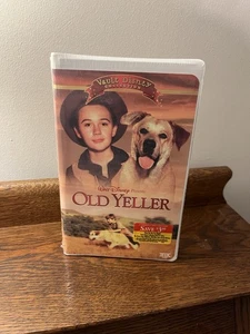 New Sealed Walt Disney Old Yeller VHS Tape Classic Family Movie Clamshell Case - Picture 1 of 3