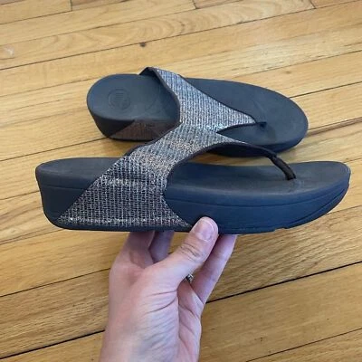 Sandalias de Tanga Fitflop Lulu Glitz Talla 8 Bronce Marrón Brillante Foto 1 de 4