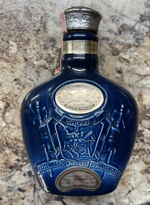 Botella de whisky escocés Chivas Brothers LTD Royal Salute porcelana Wade Inglaterra Foto 1 de 4